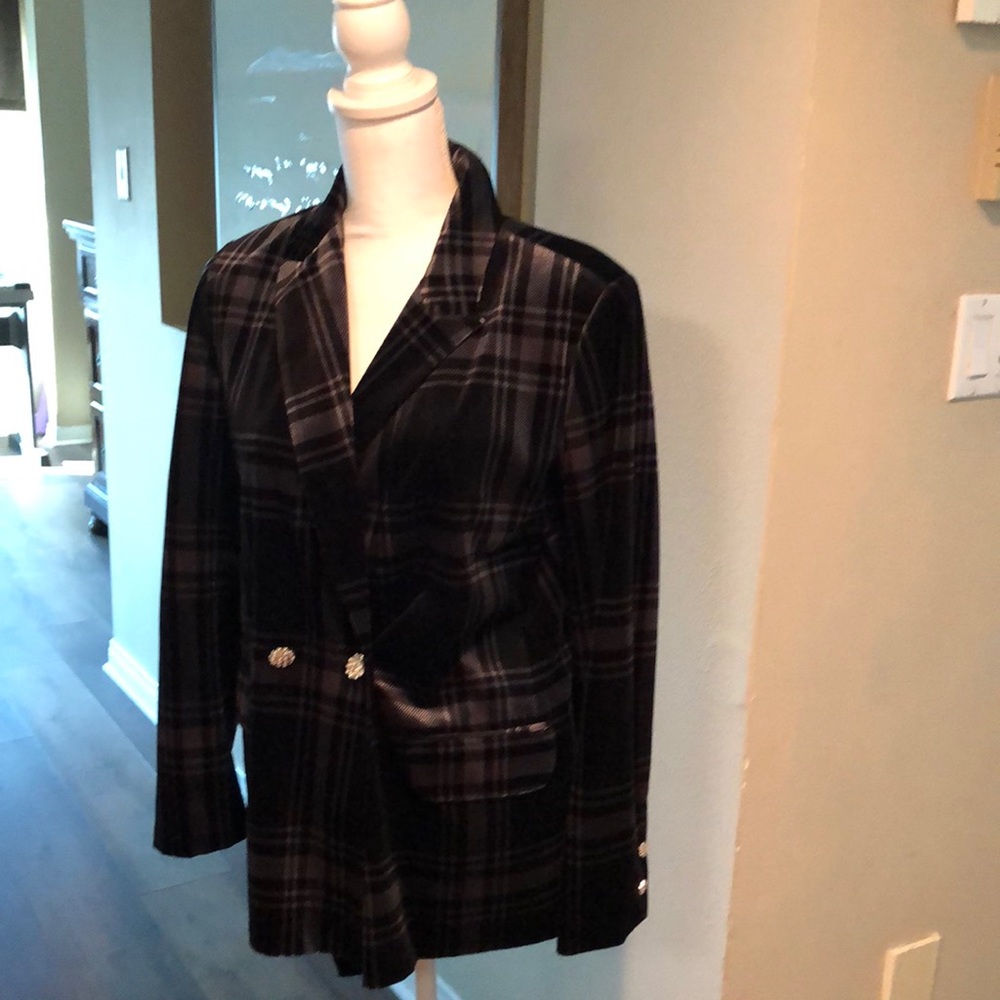 Black and grey velvet blazer